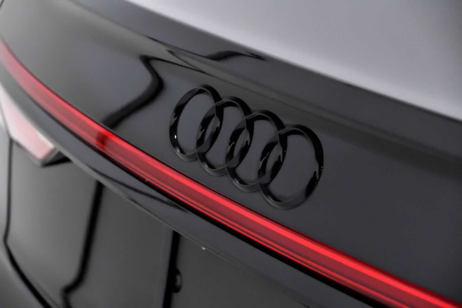 2021 Audi S8 in St-Bruno, Quebec