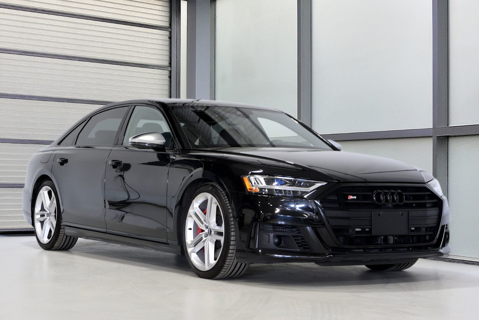 2021 Audi S8 in St-Bruno, Quebec