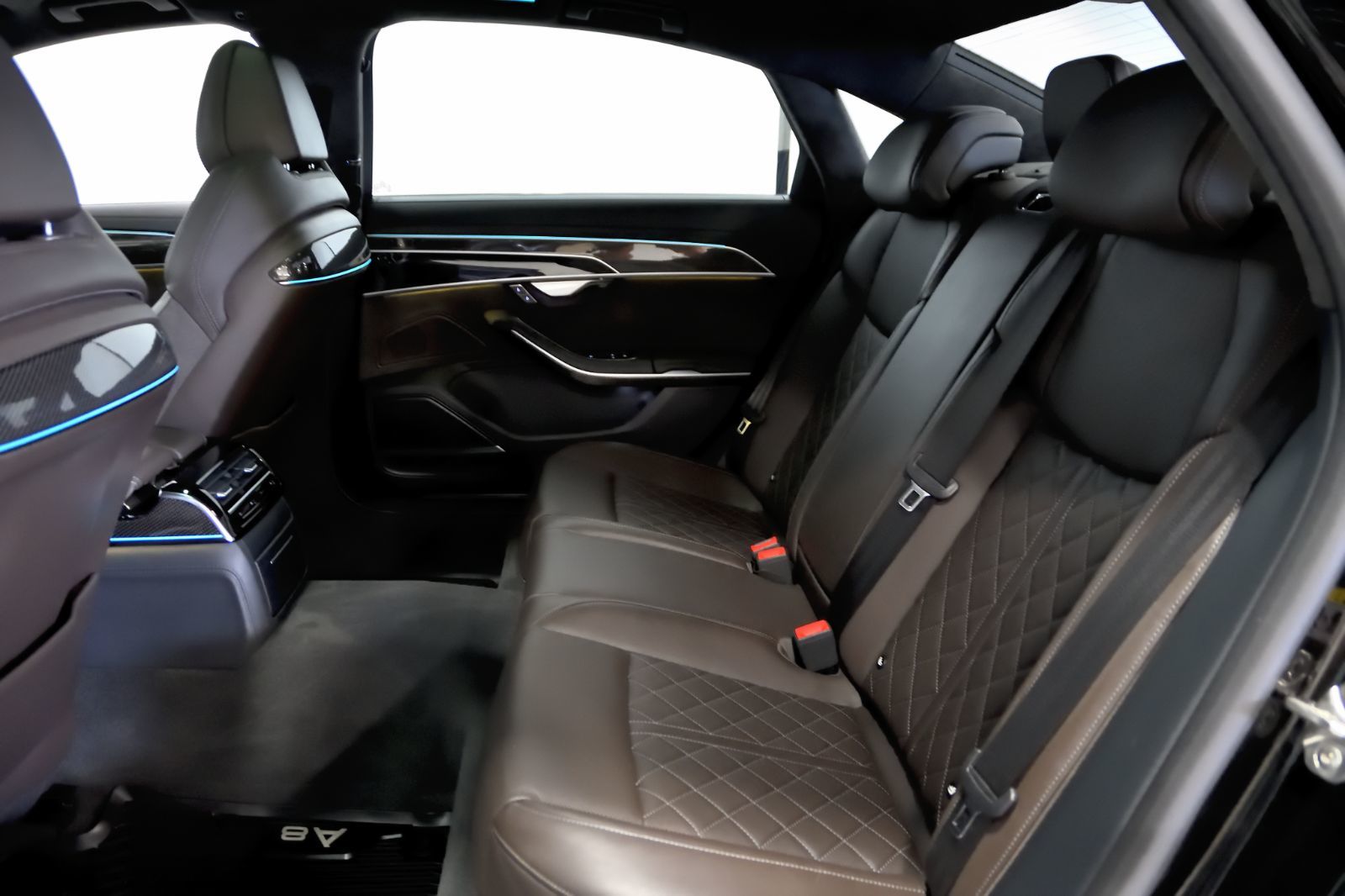 2021 Audi S8 in St-Bruno, Quebec