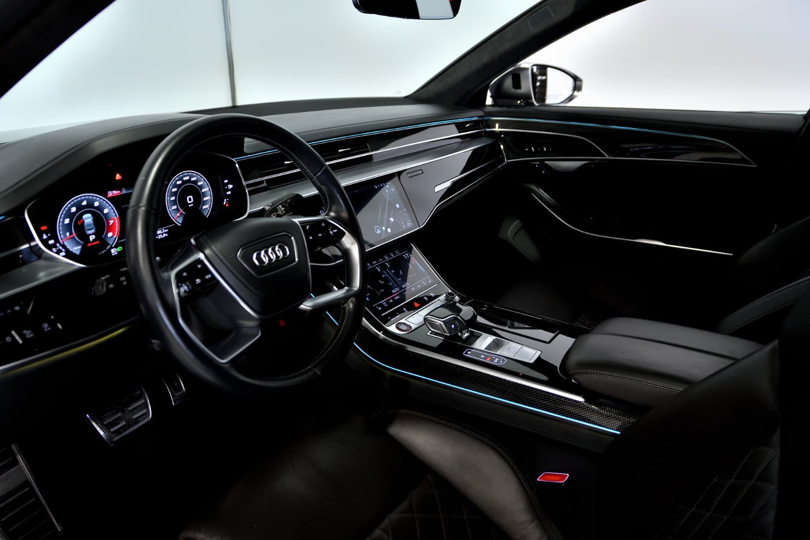 2021 Audi S8 in St-Bruno, Quebec