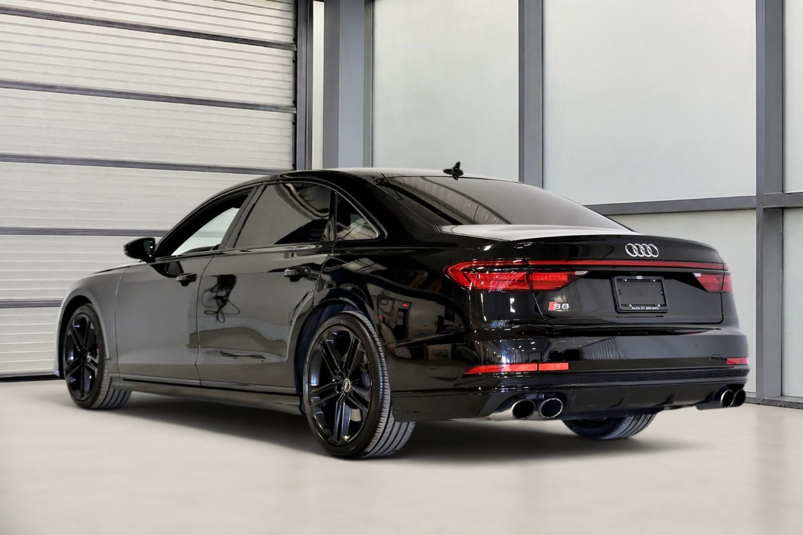 2021 Audi S8 in St-Bruno, Quebec