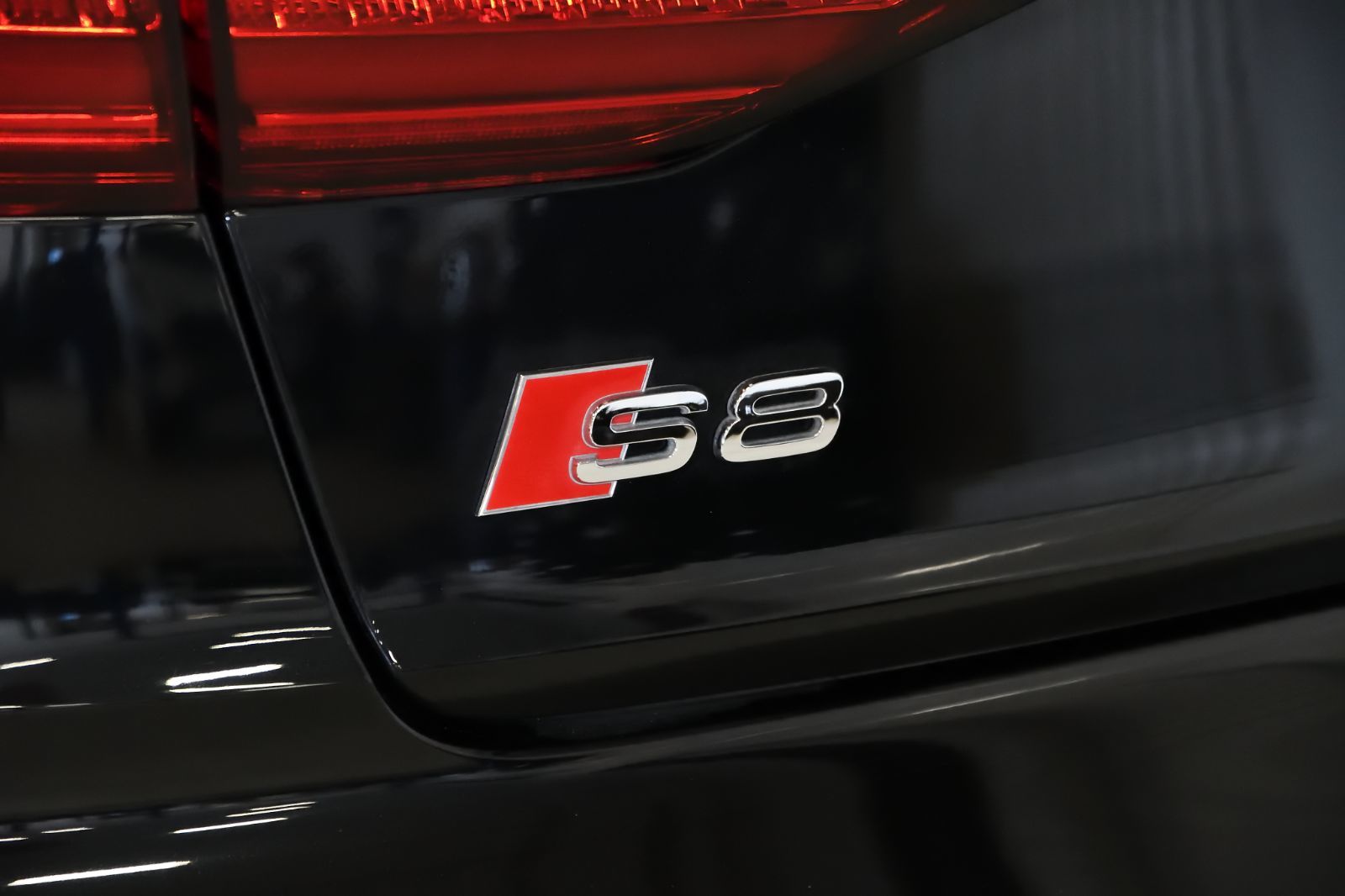 2021 Audi S8 in St-Bruno, Quebec