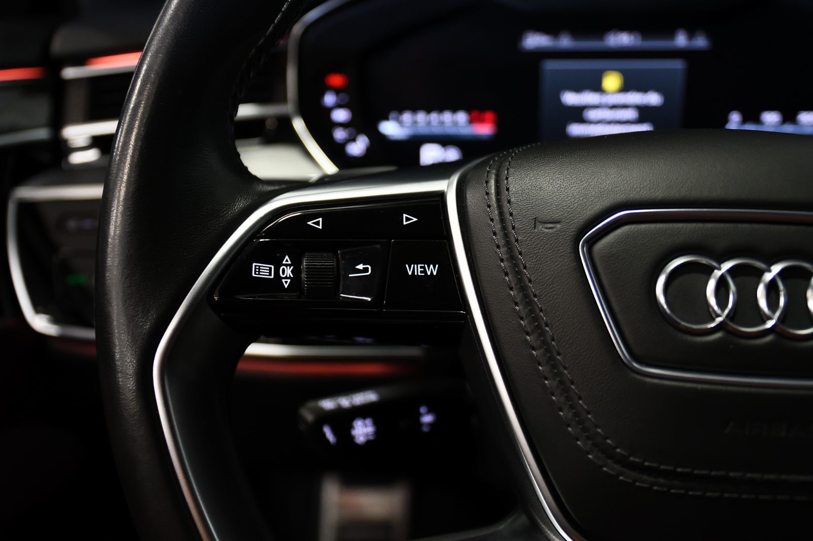 2021 Audi S8 in St-Bruno, Quebec