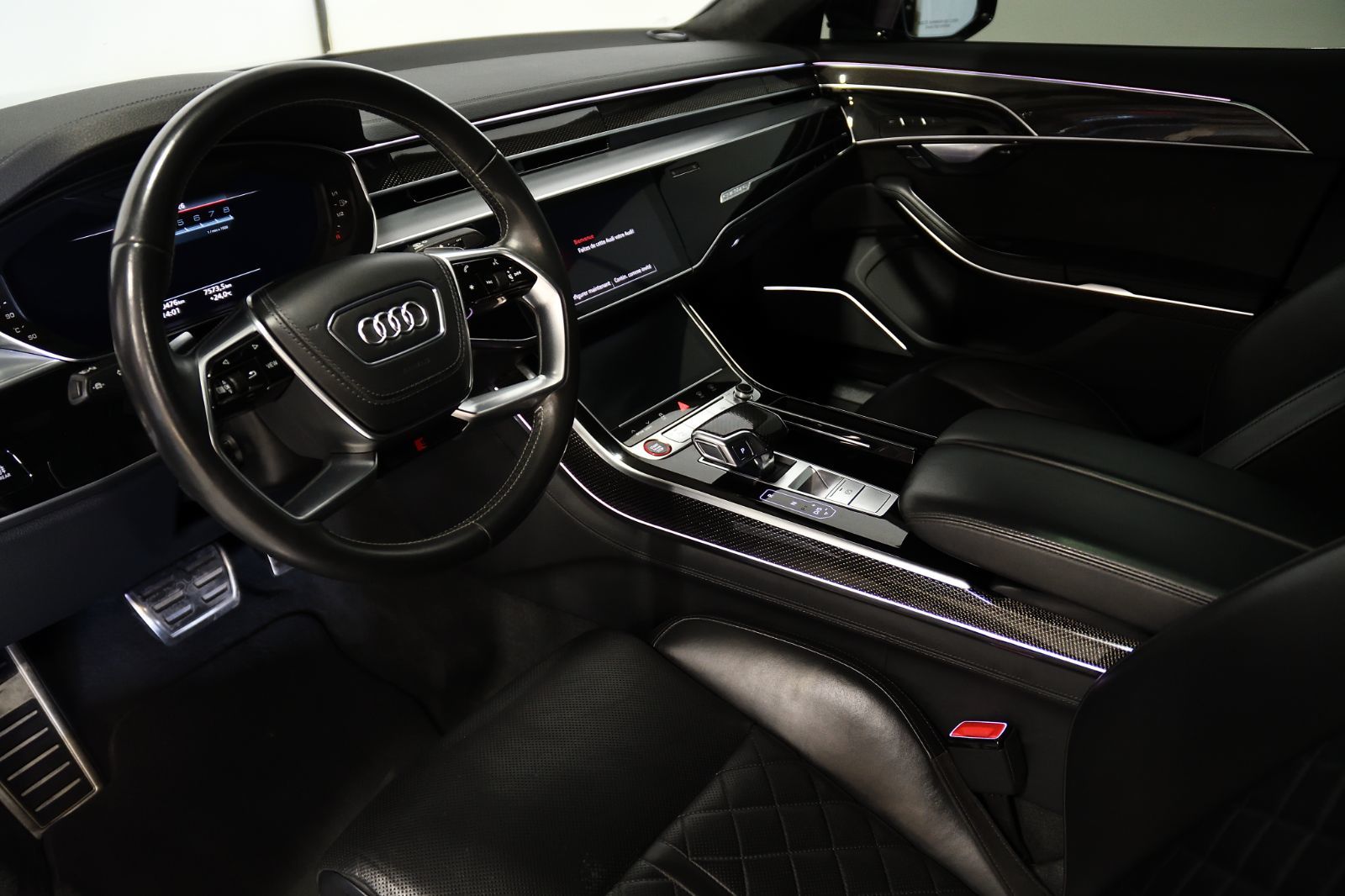 2021 Audi S8 in St-Bruno, Quebec