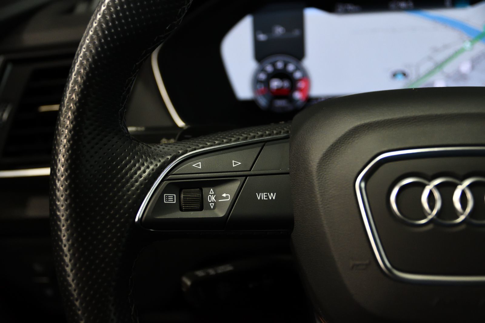 2021 Audi SQ5 in St-Bruno, Quebec