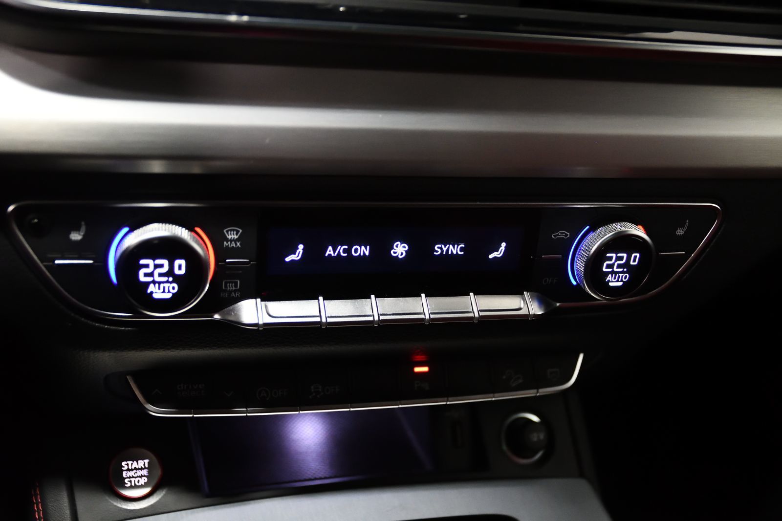 2022 Audi SQ5 in St-Bruno, Quebec