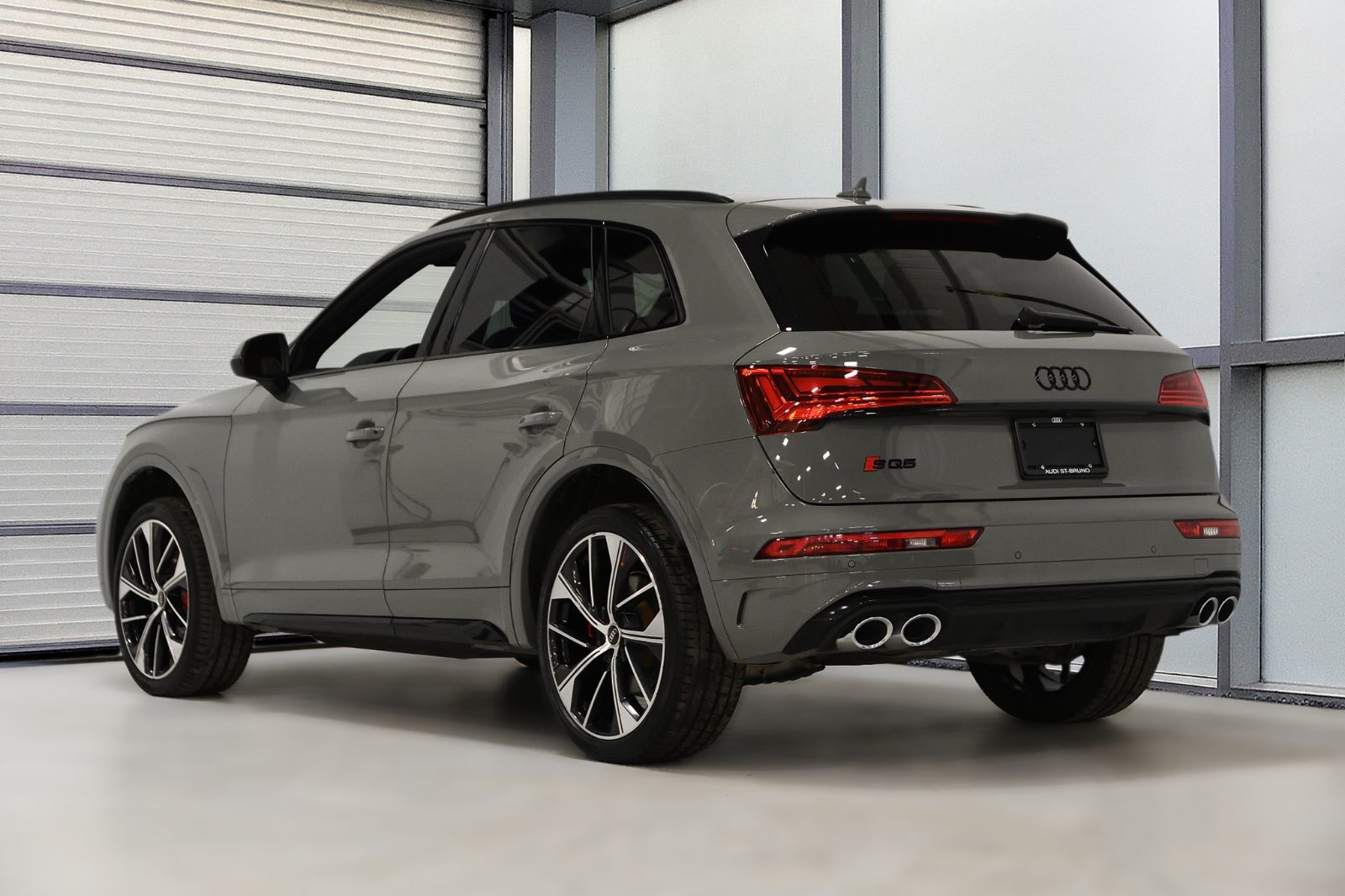 2022 Audi SQ5 in St-Bruno, Quebec