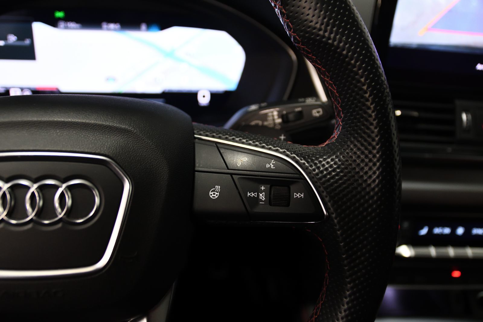 2022 Audi SQ5 in St-Bruno, Quebec