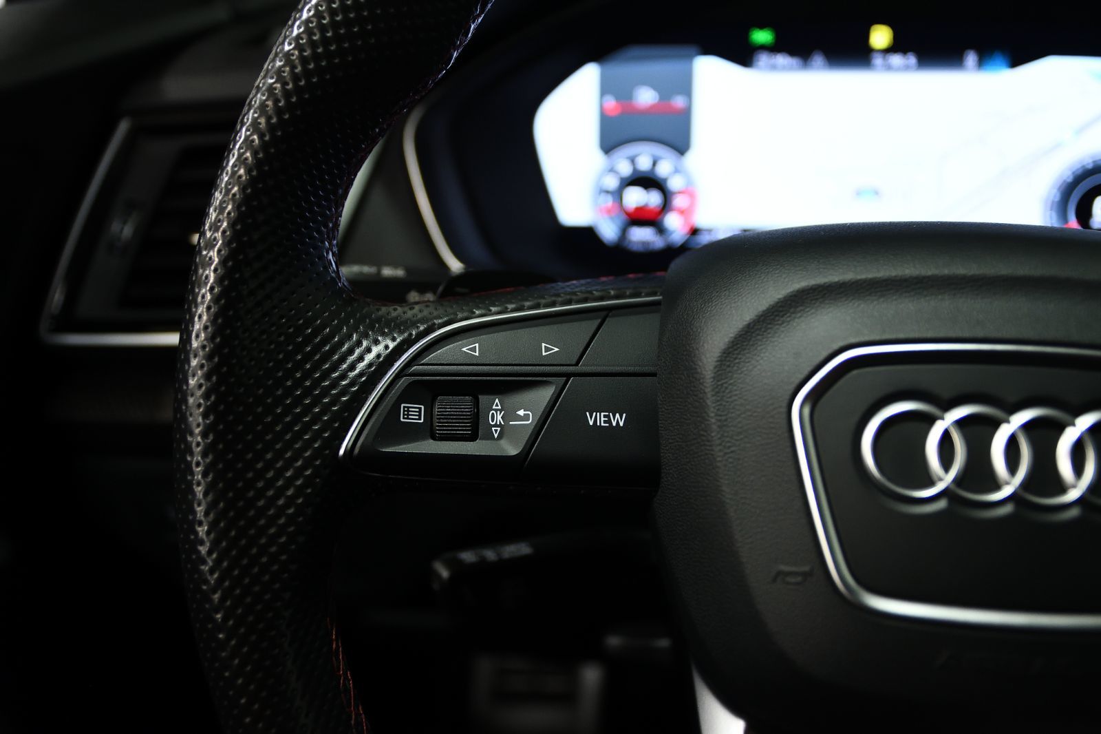 2022 Audi SQ5 in St-Bruno, Quebec