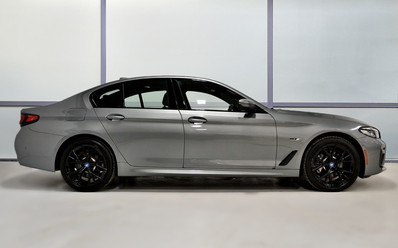 2023 BMW 5 Series in St-Bruno, Quebec