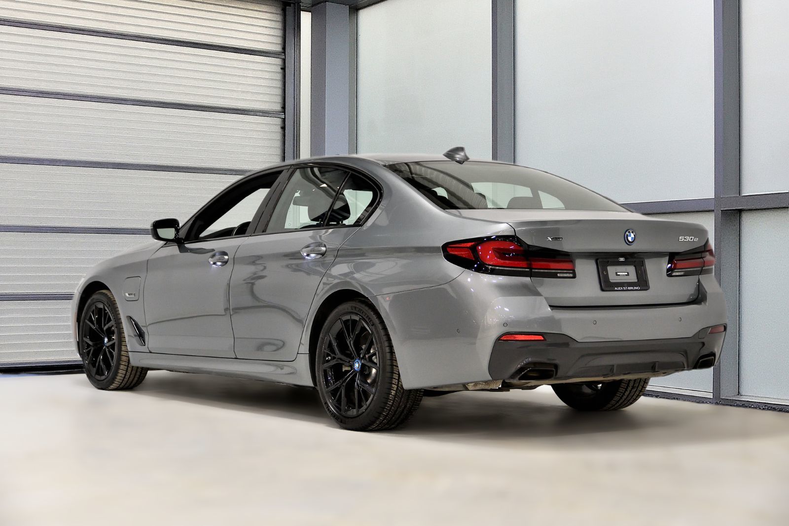 2023 BMW 5 Series in St-Bruno, Quebec