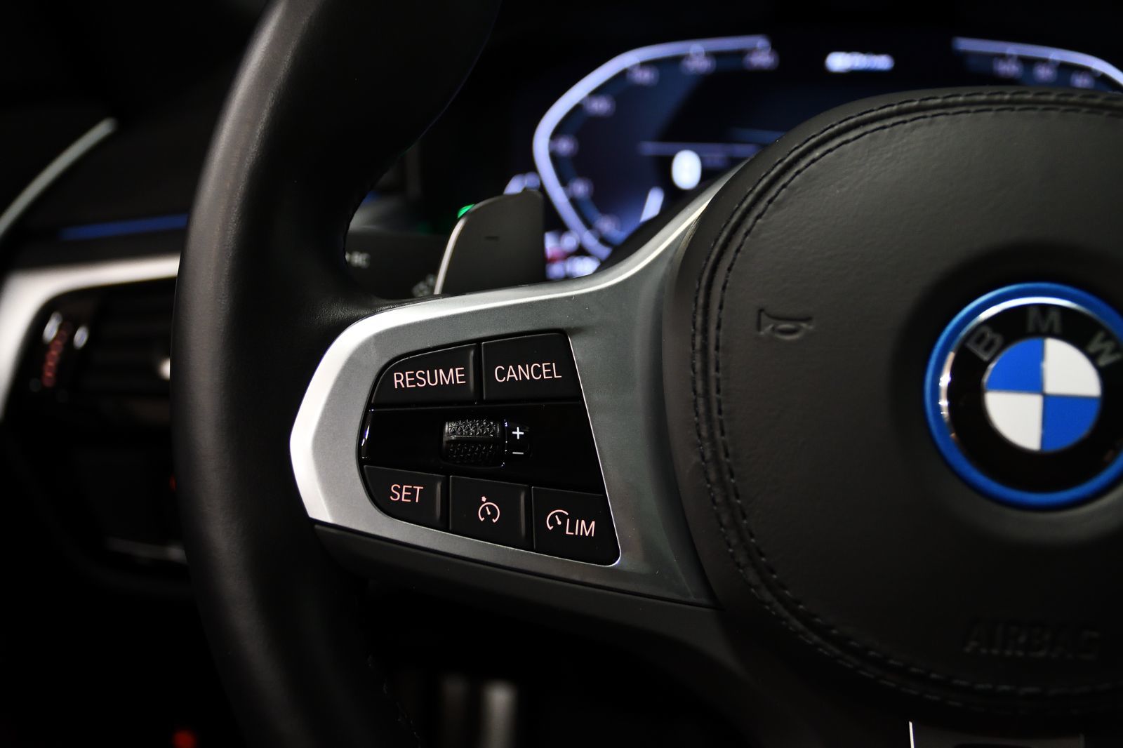 2023 BMW 5 Series in St-Bruno, Quebec