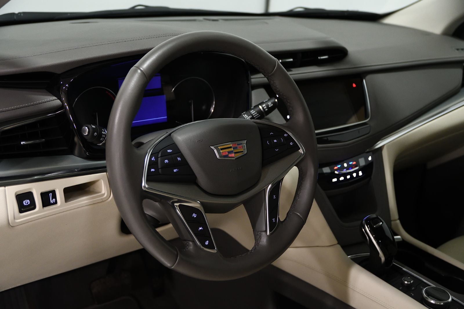 2022 Cadillac XT5 in St-Bruno, Quebec