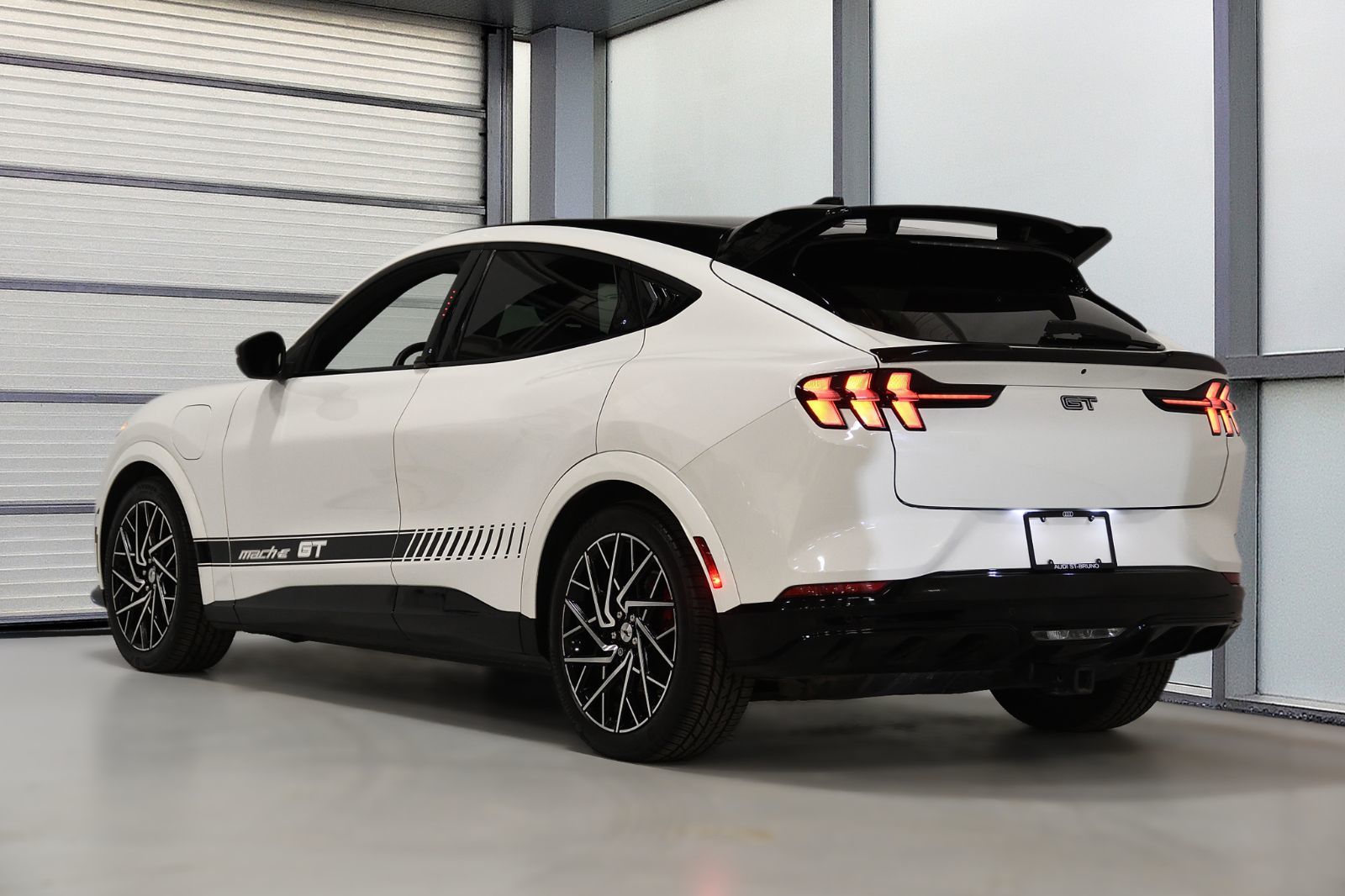 Ford Mustang Mach-E  2022 à St-Bruno, Québec