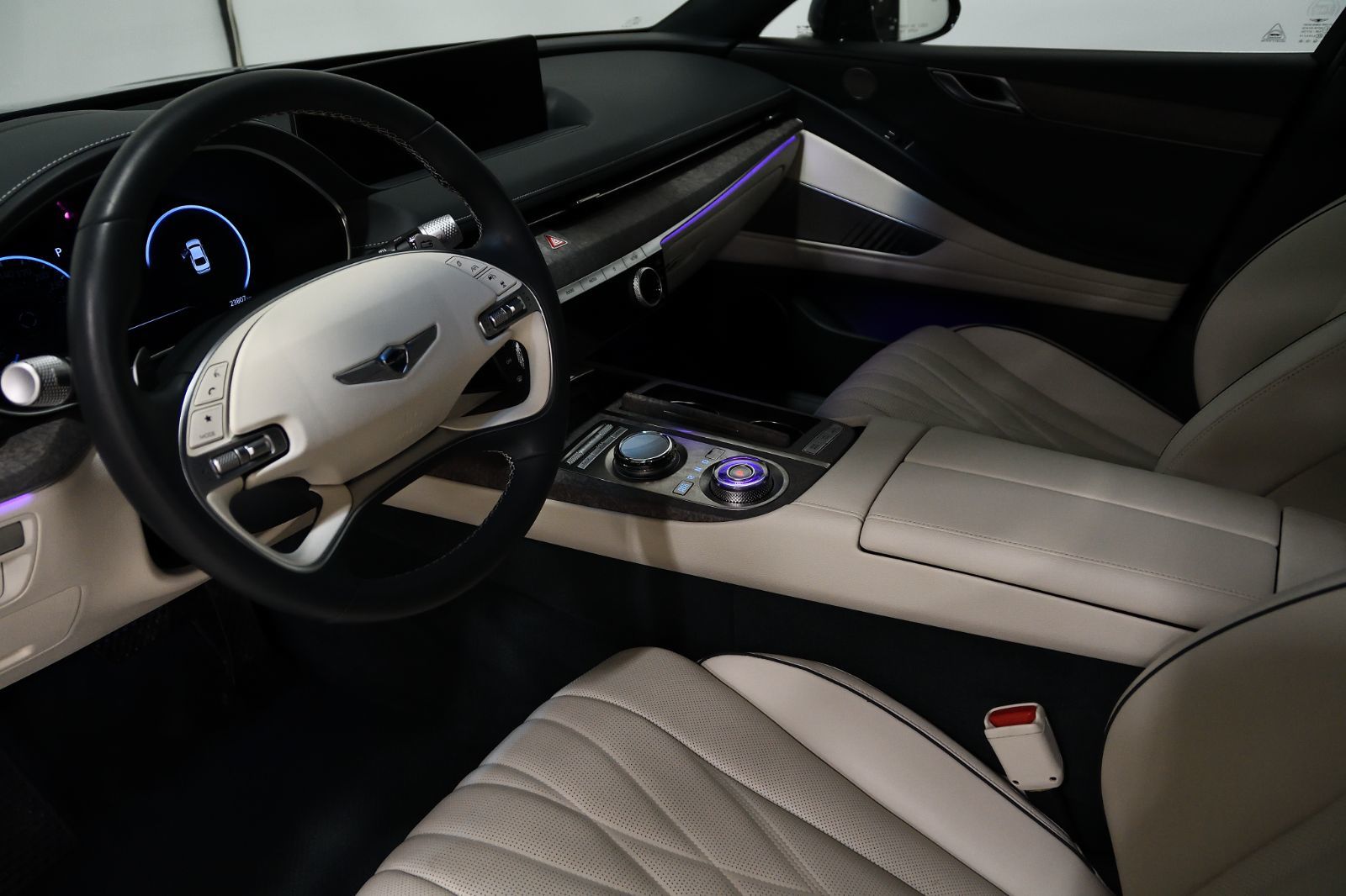 2023 GENESIS Electrified G80 in St-Bruno, Quebec