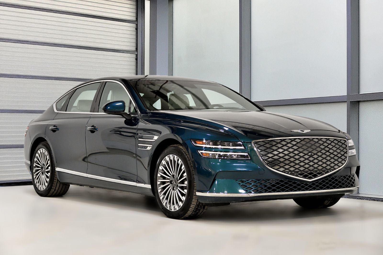 2023 GENESIS Electrified G80 in St-Bruno, Quebec
