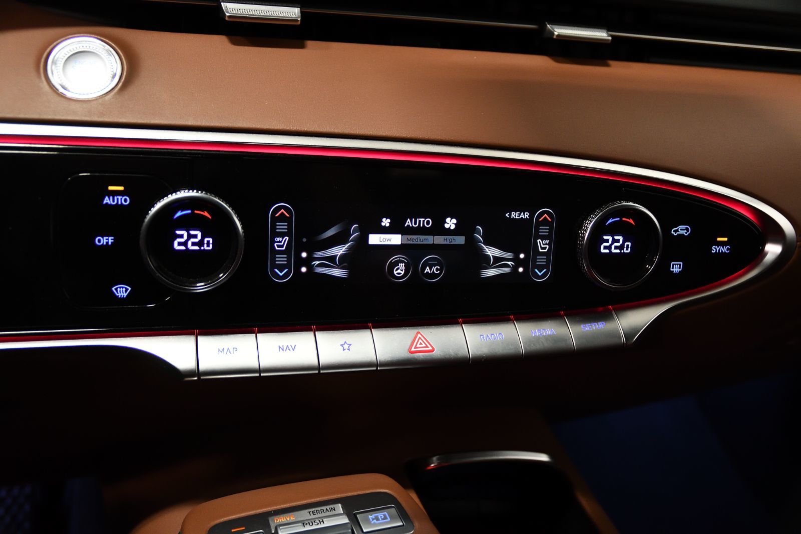 2022 GENESIS GV70 in St-Bruno, Quebec