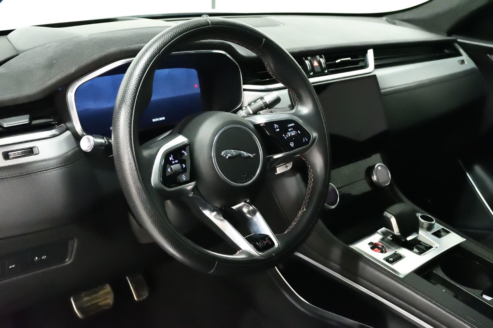 Jaguar F-PACE  2022 à St-Bruno, Québec