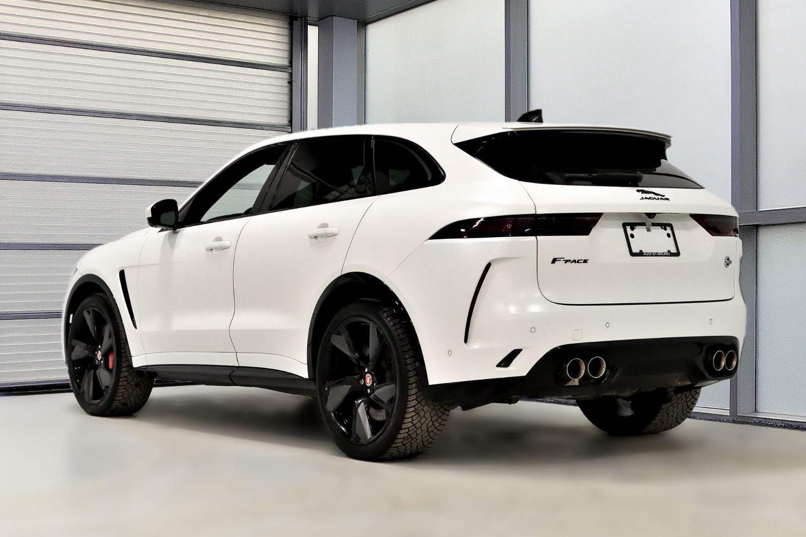 Jaguar F-PACE  2022 à St-Bruno, Québec