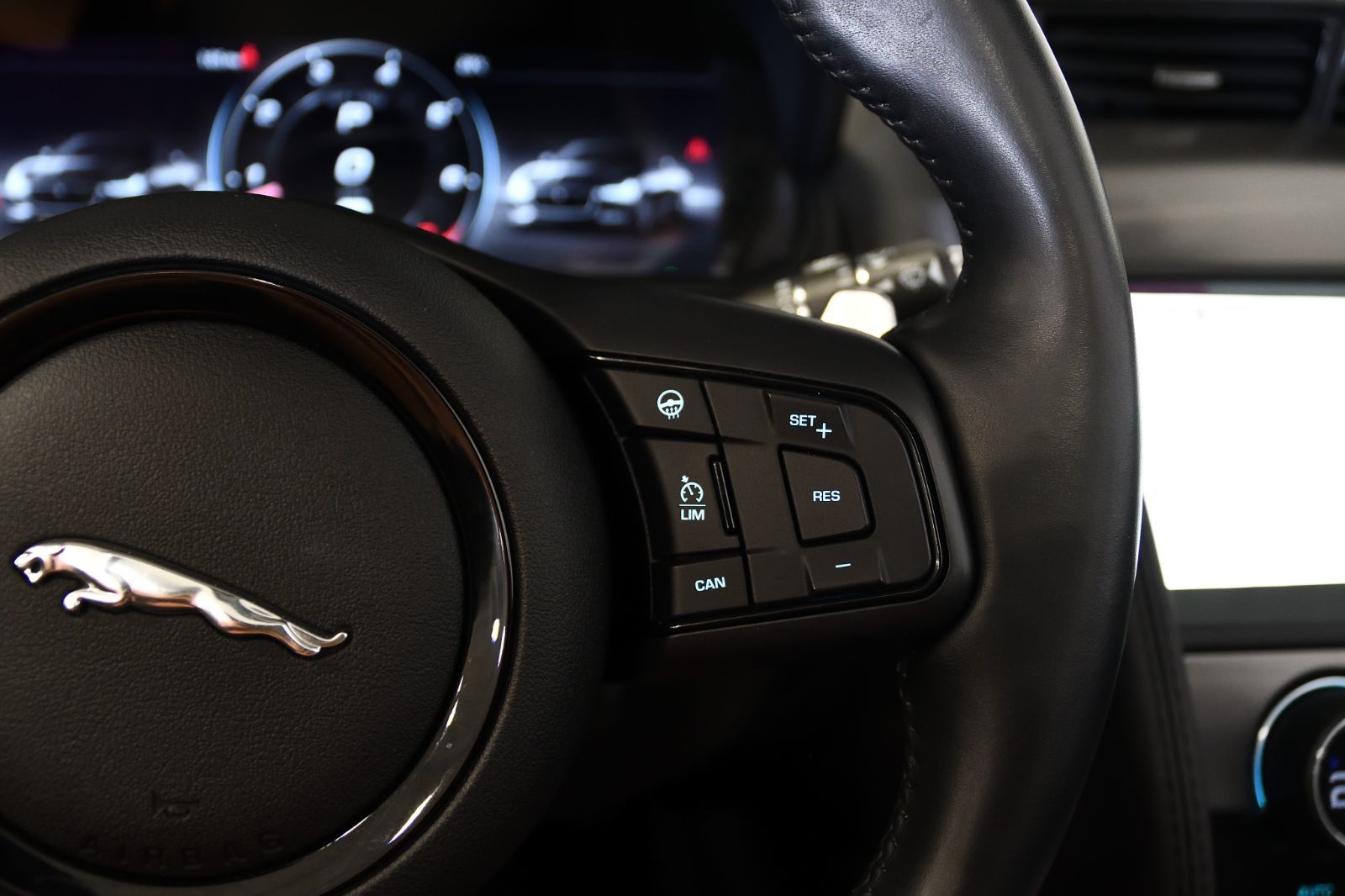 Jaguar F-TYPE  2024 à St-Bruno, Québec