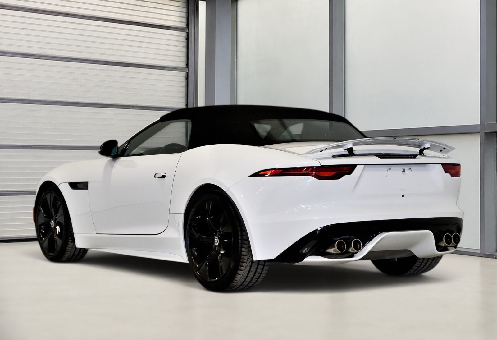 Jaguar F-TYPE  2024 à St-Bruno, Québec