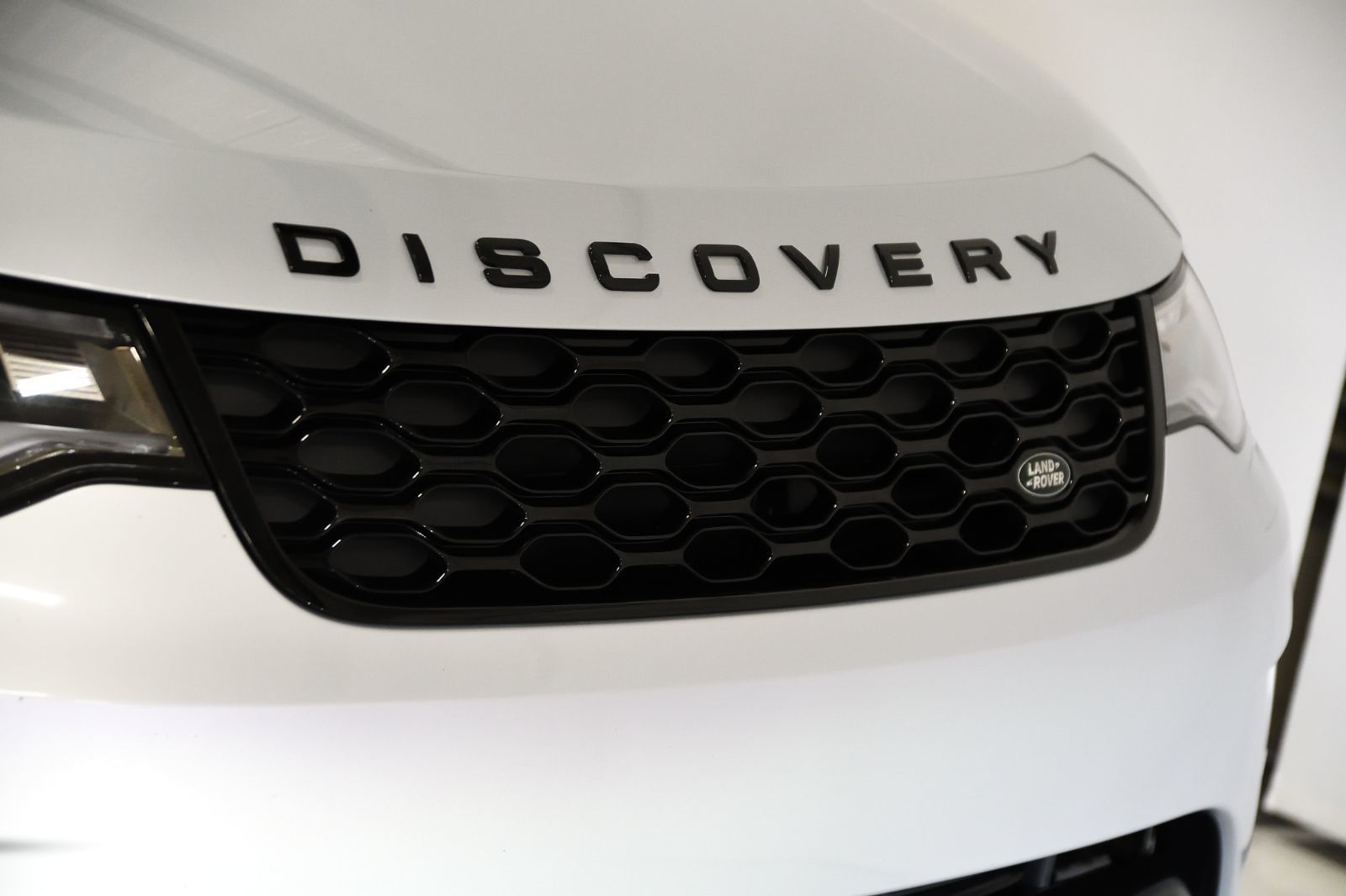 2023 Land Rover Discovery in St-Bruno, Quebec