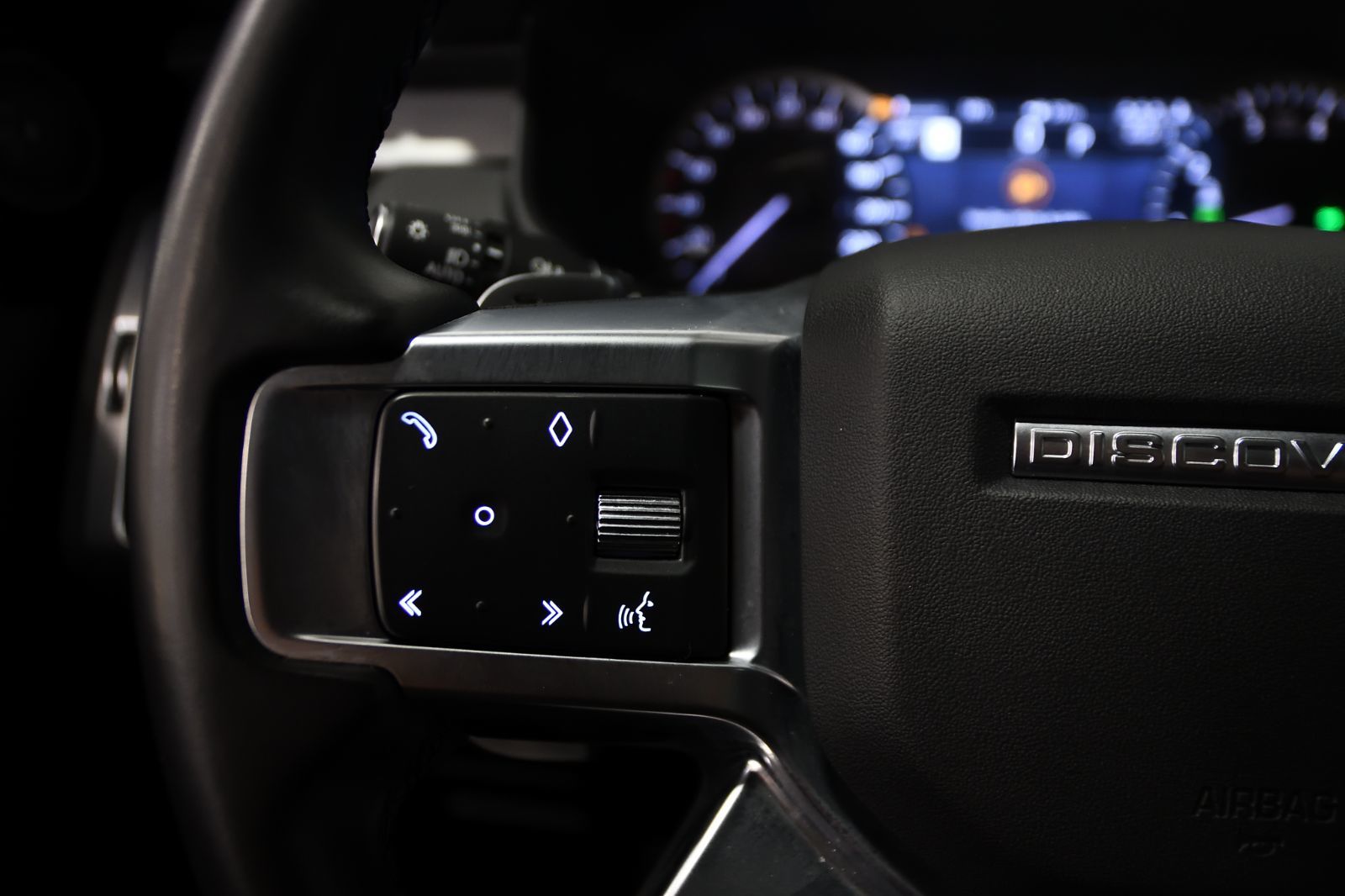 2023 Land Rover Discovery in St-Bruno, Quebec