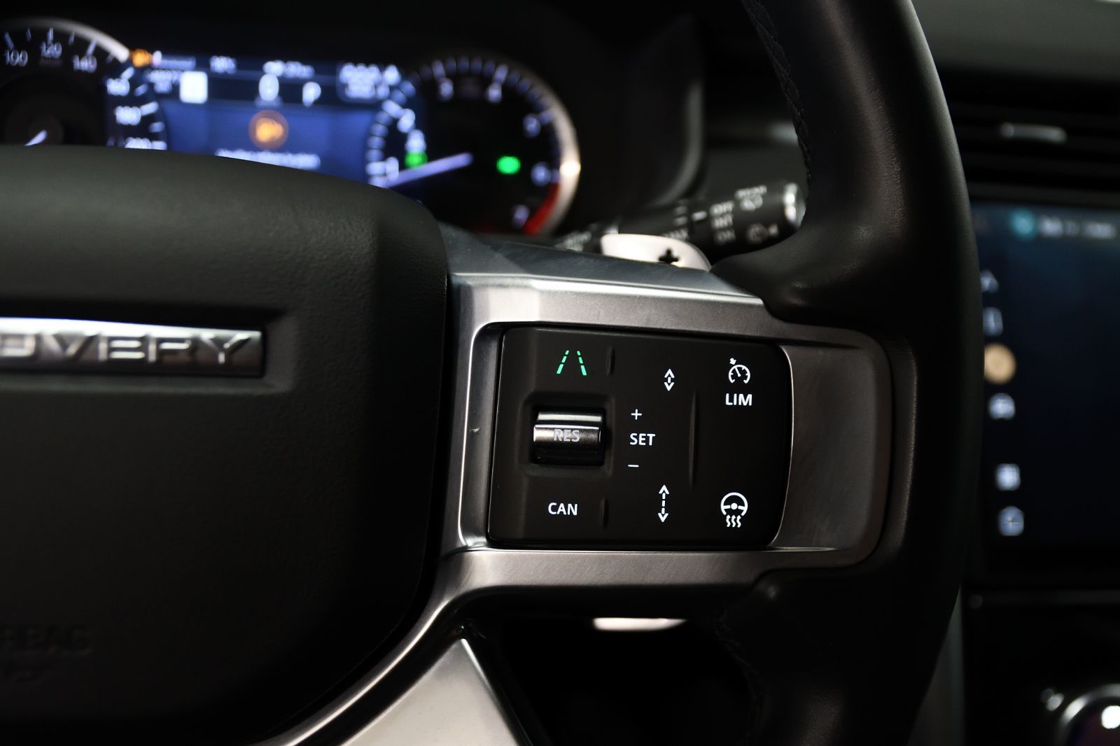 2023 Land Rover Discovery in St-Bruno, Quebec