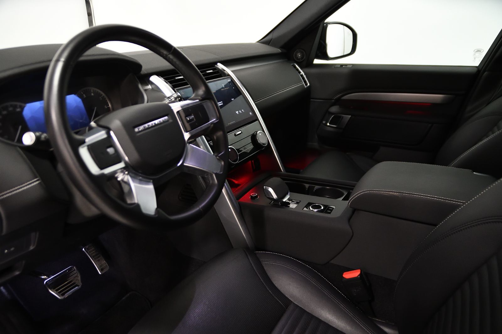 2023 Land Rover Discovery in St-Bruno, Quebec