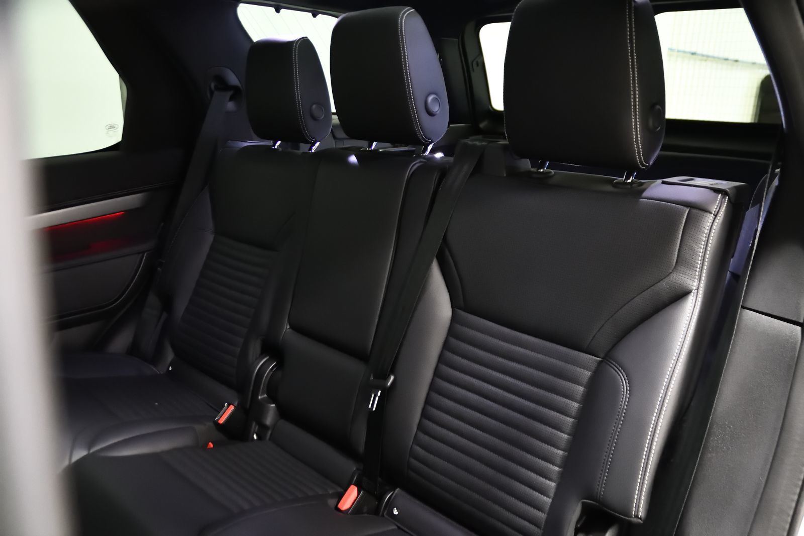 2023 Land Rover Discovery in St-Bruno, Quebec