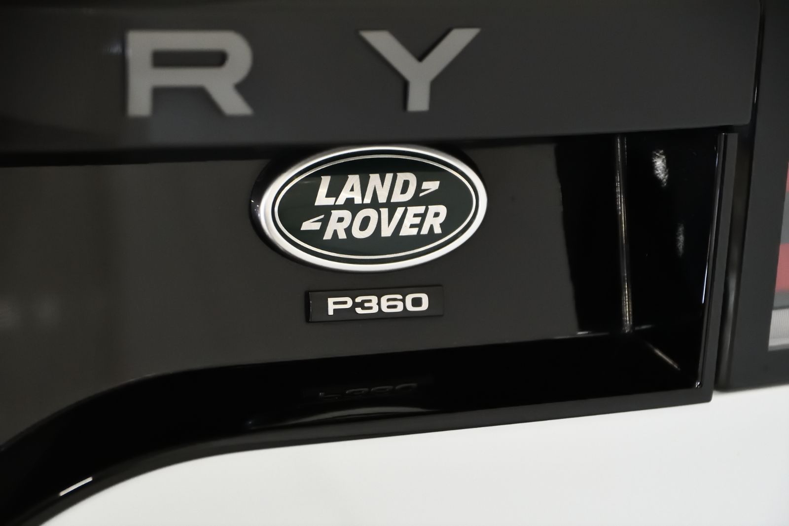 Land Rover Discovery  2023 à St-Bruno, Québec