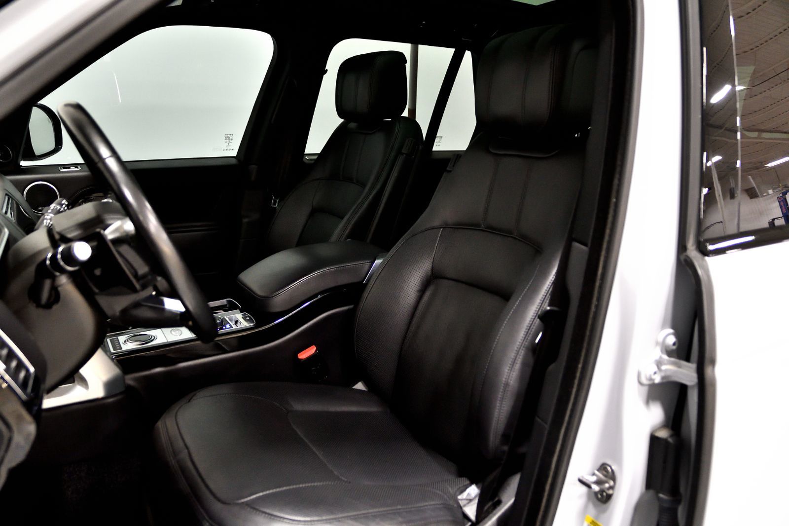 2020 Land Rover Range Rover in St-Bruno, Quebec