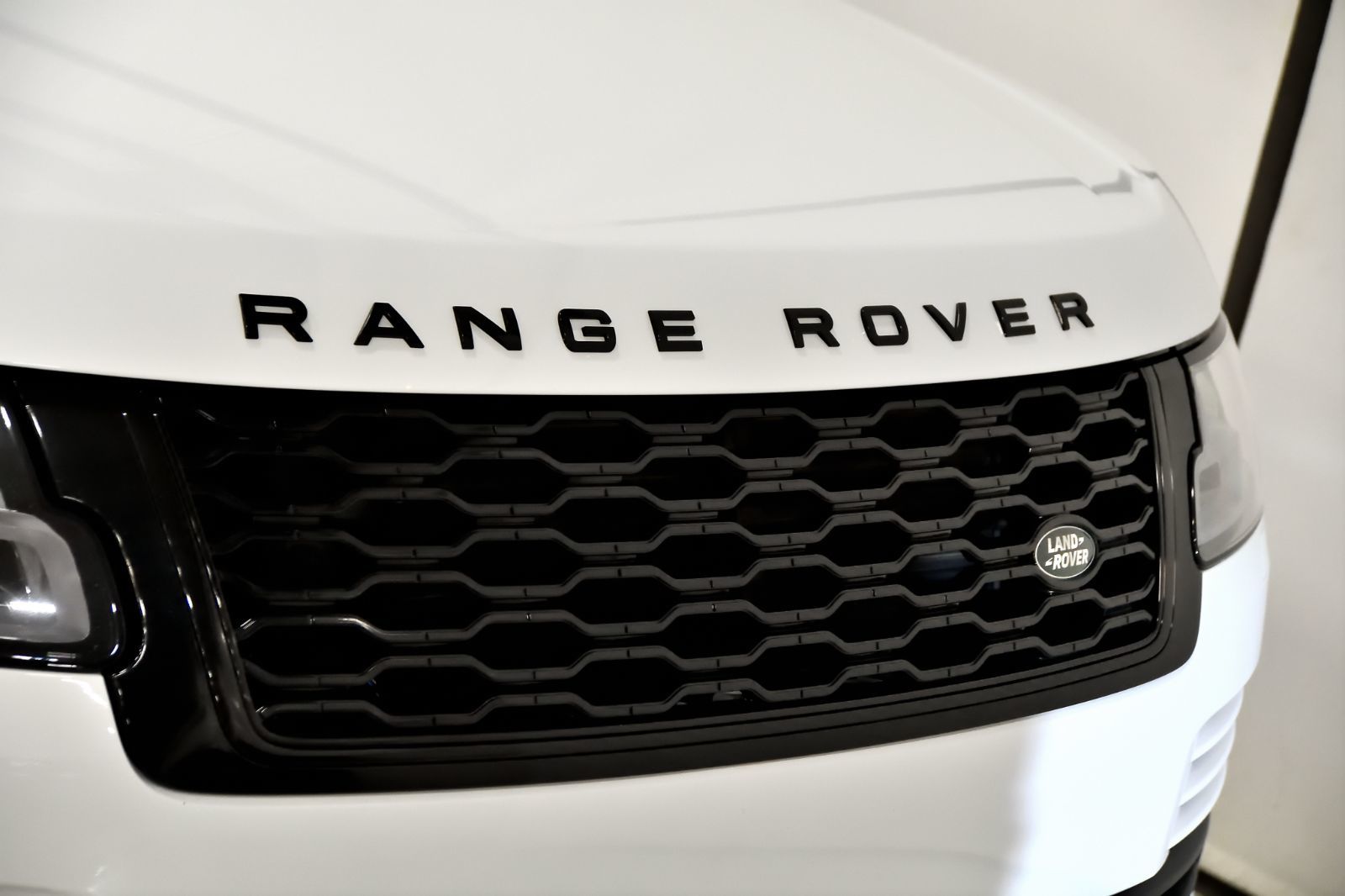 2020 Land Rover Range Rover in St-Bruno, Quebec