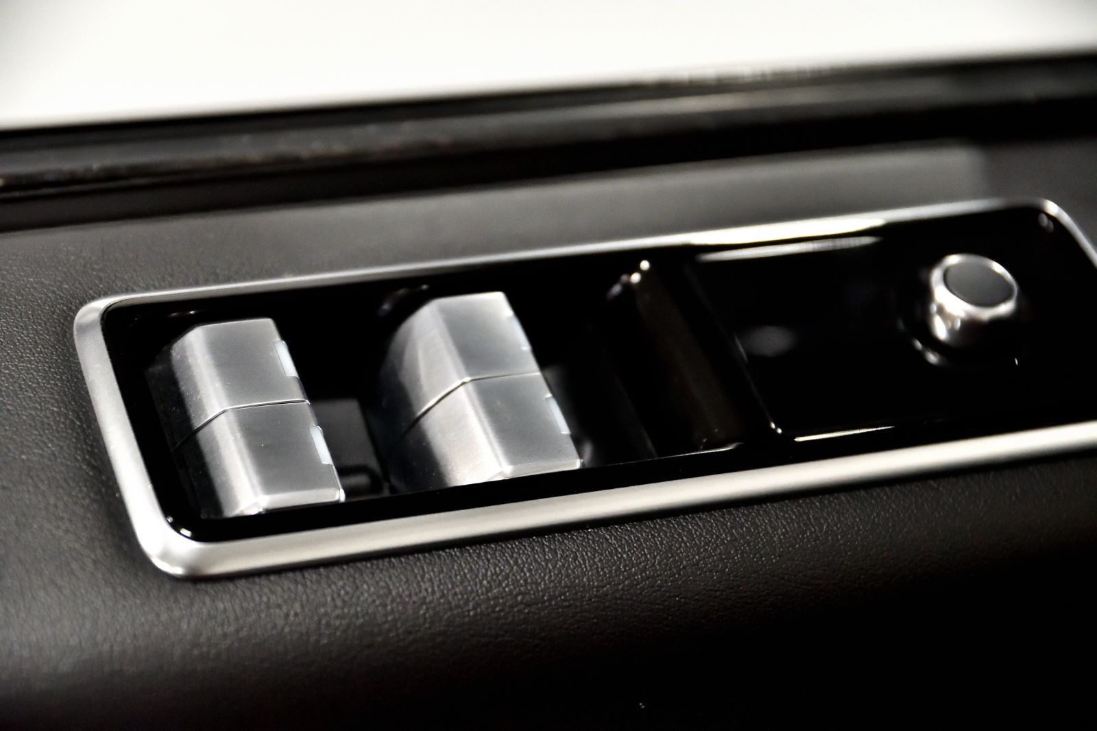 2020 Land Rover Range Rover in St-Bruno, Quebec