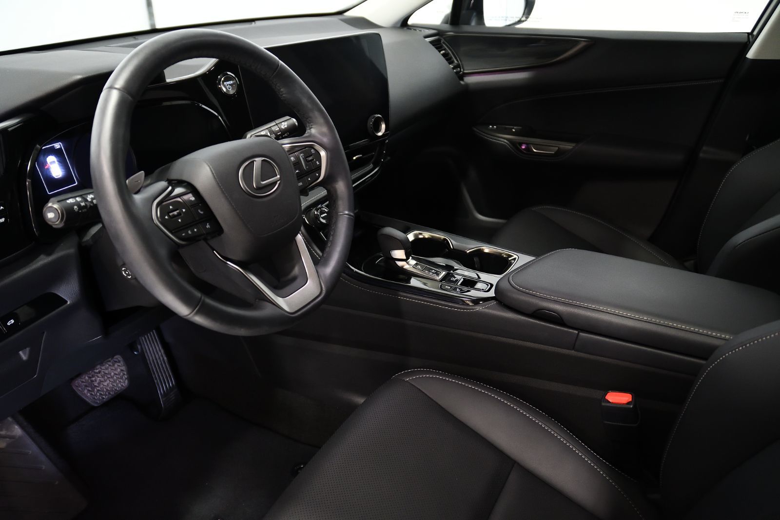 2022 Lexus NX in St-Bruno, Quebec