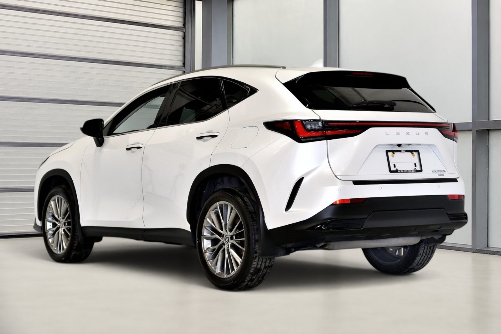 2022 Lexus NX in St-Bruno, Quebec
