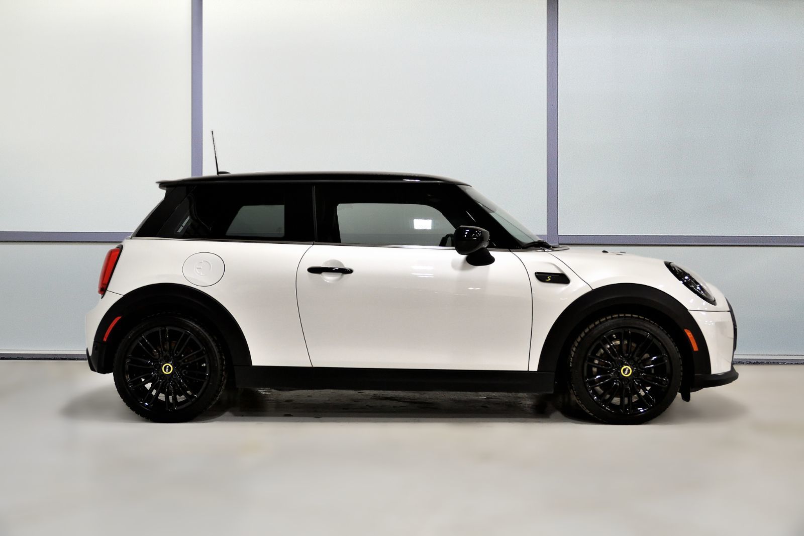 MINI 3 Door  2024 à St-Bruno, Québec