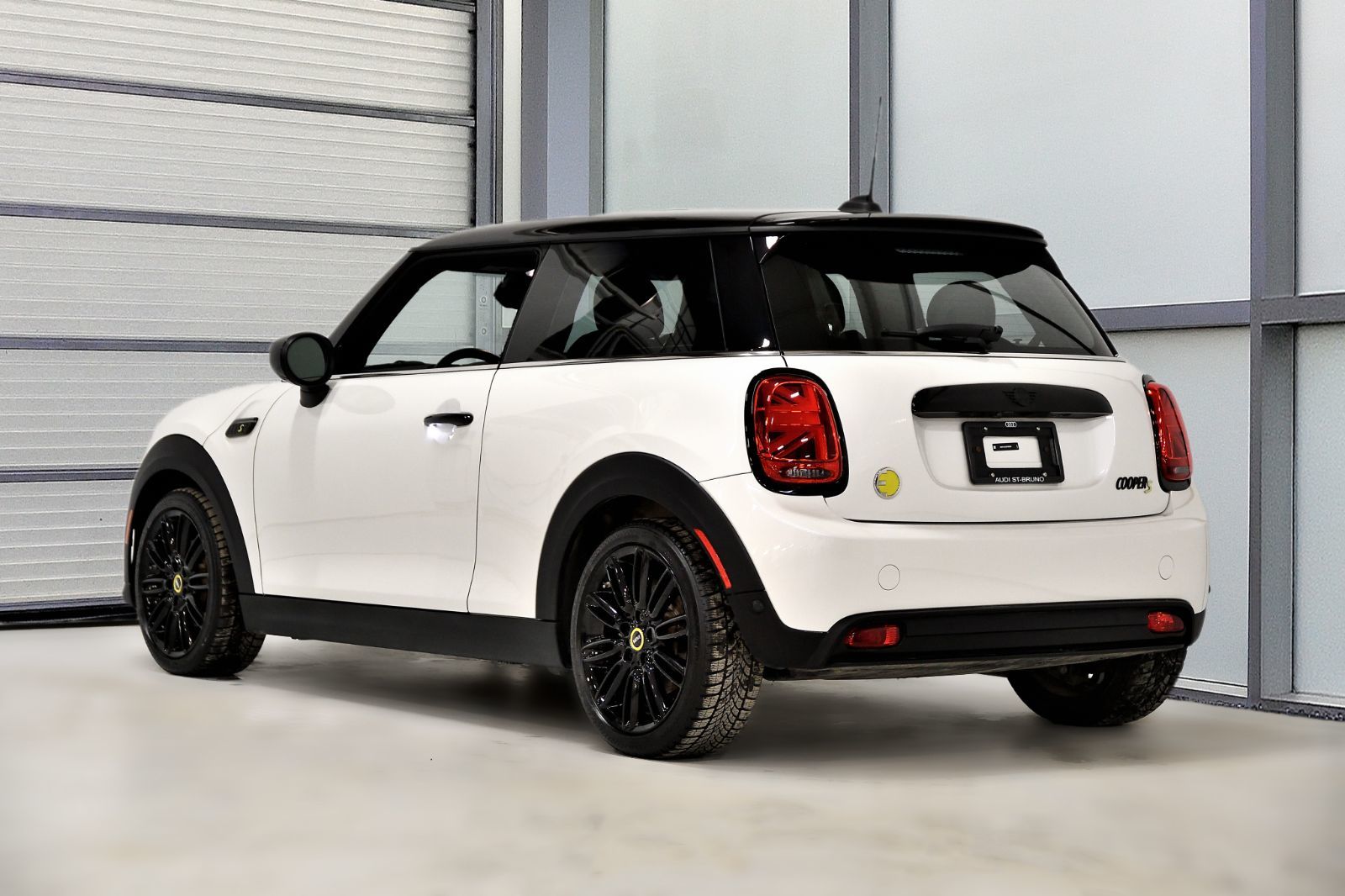 MINI 3 Door  2024 à St-Bruno, Québec