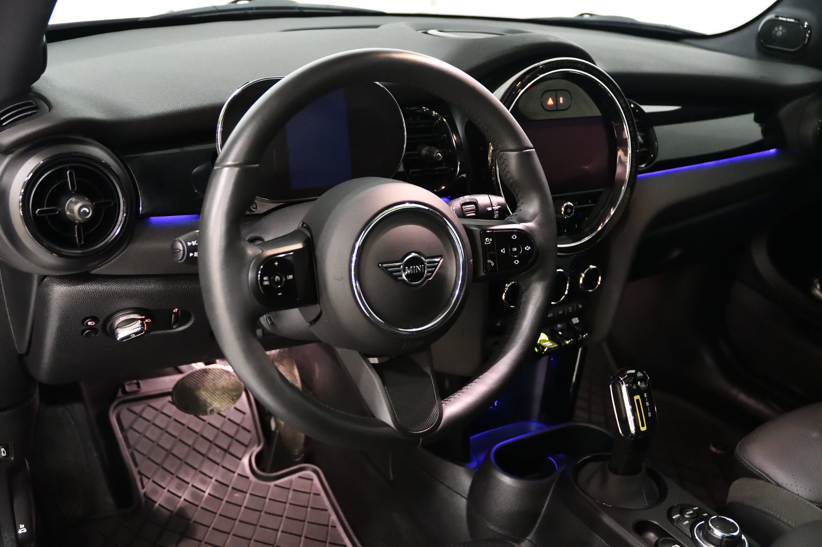 MINI 3 Door  2024 à St-Bruno, Québec