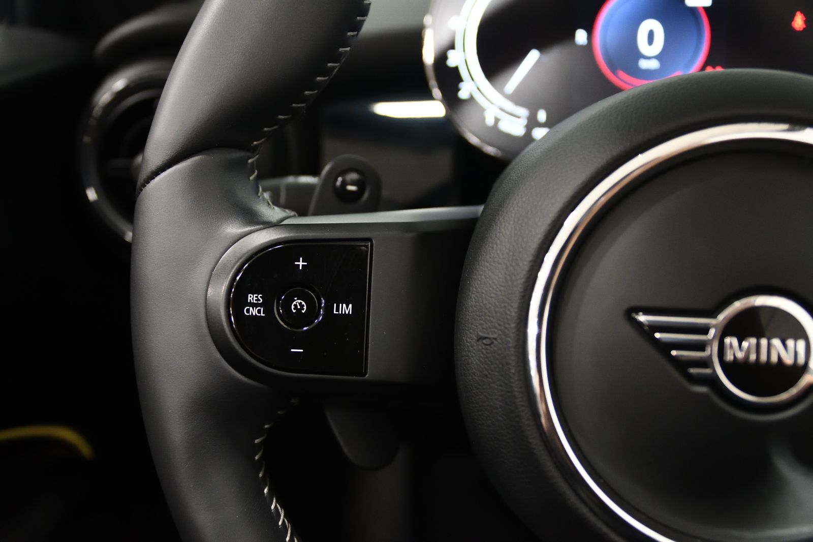 2024 MINI Convertible in St-Bruno, Quebec