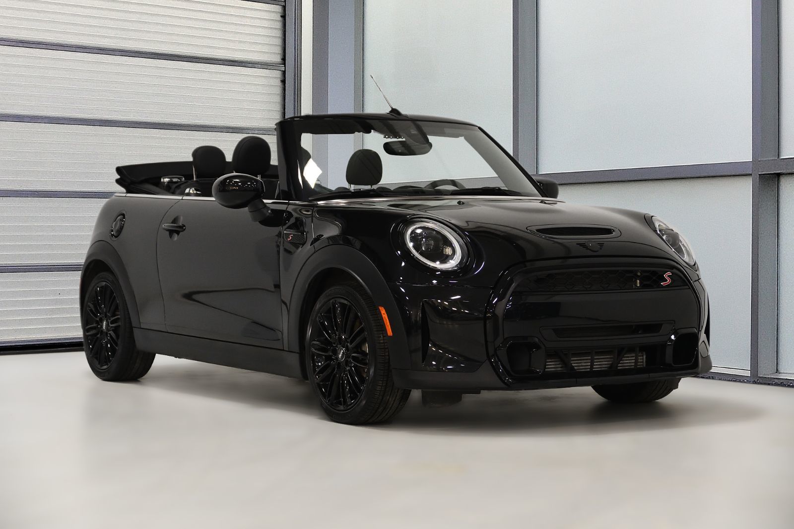 2024 MINI Convertible in St-Bruno, Quebec
