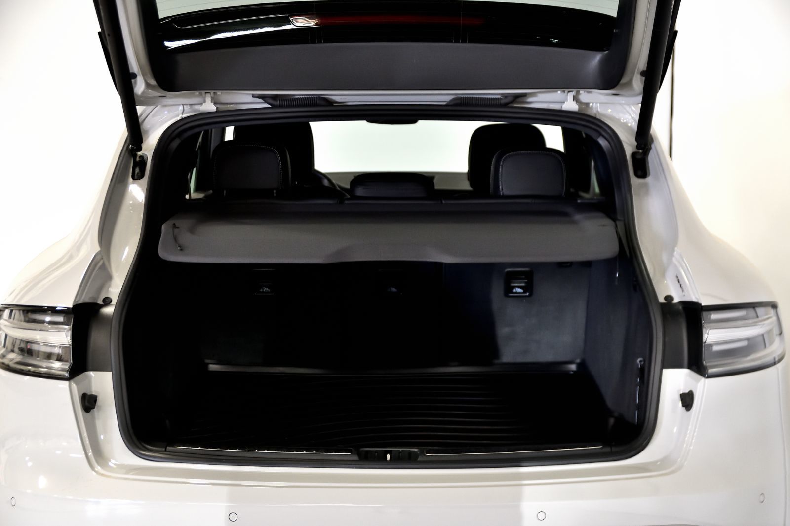 Porsche Macan  2023 à St-Bruno, Québec