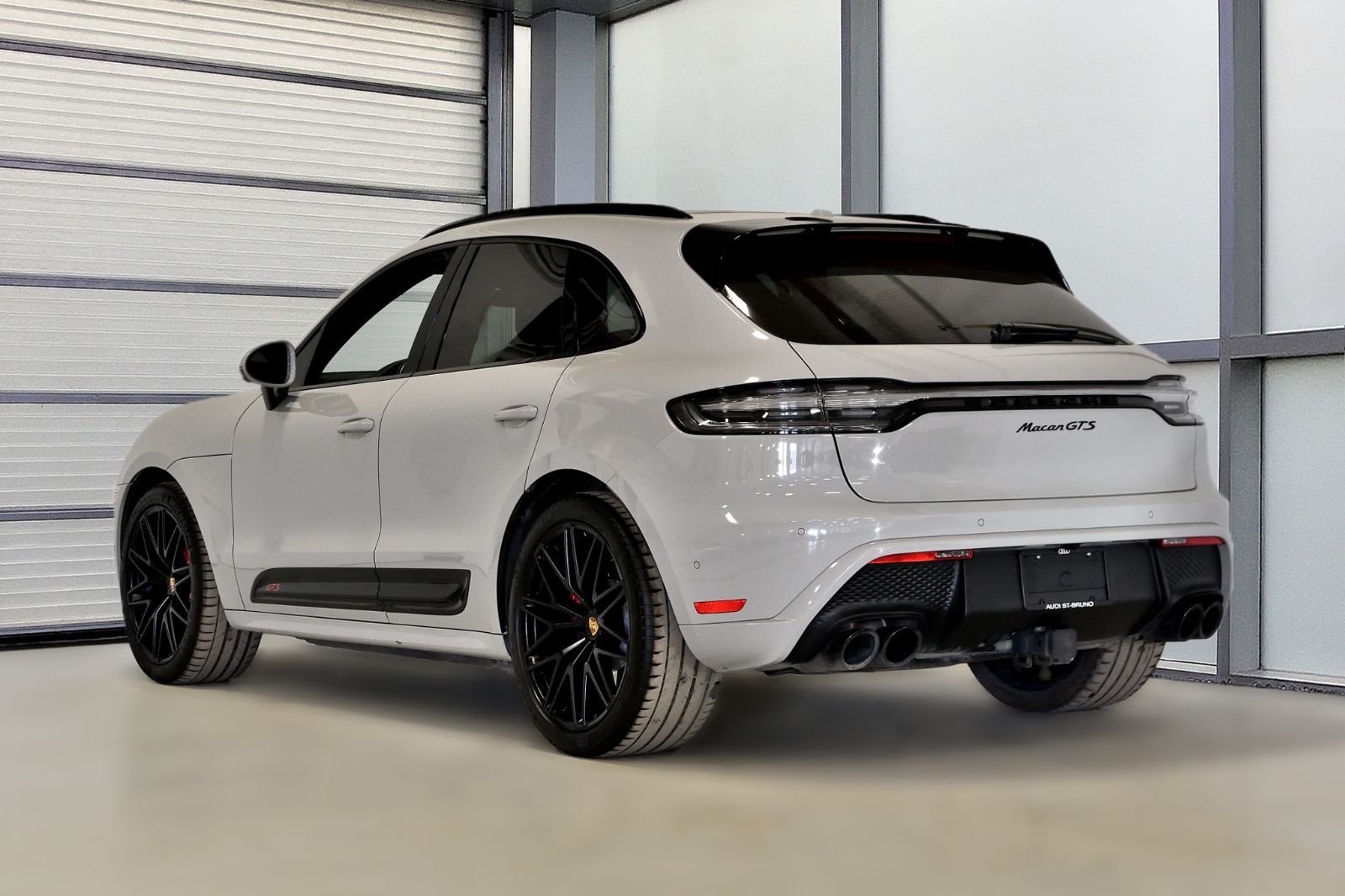 Porsche Macan  2023 à St-Bruno, Québec