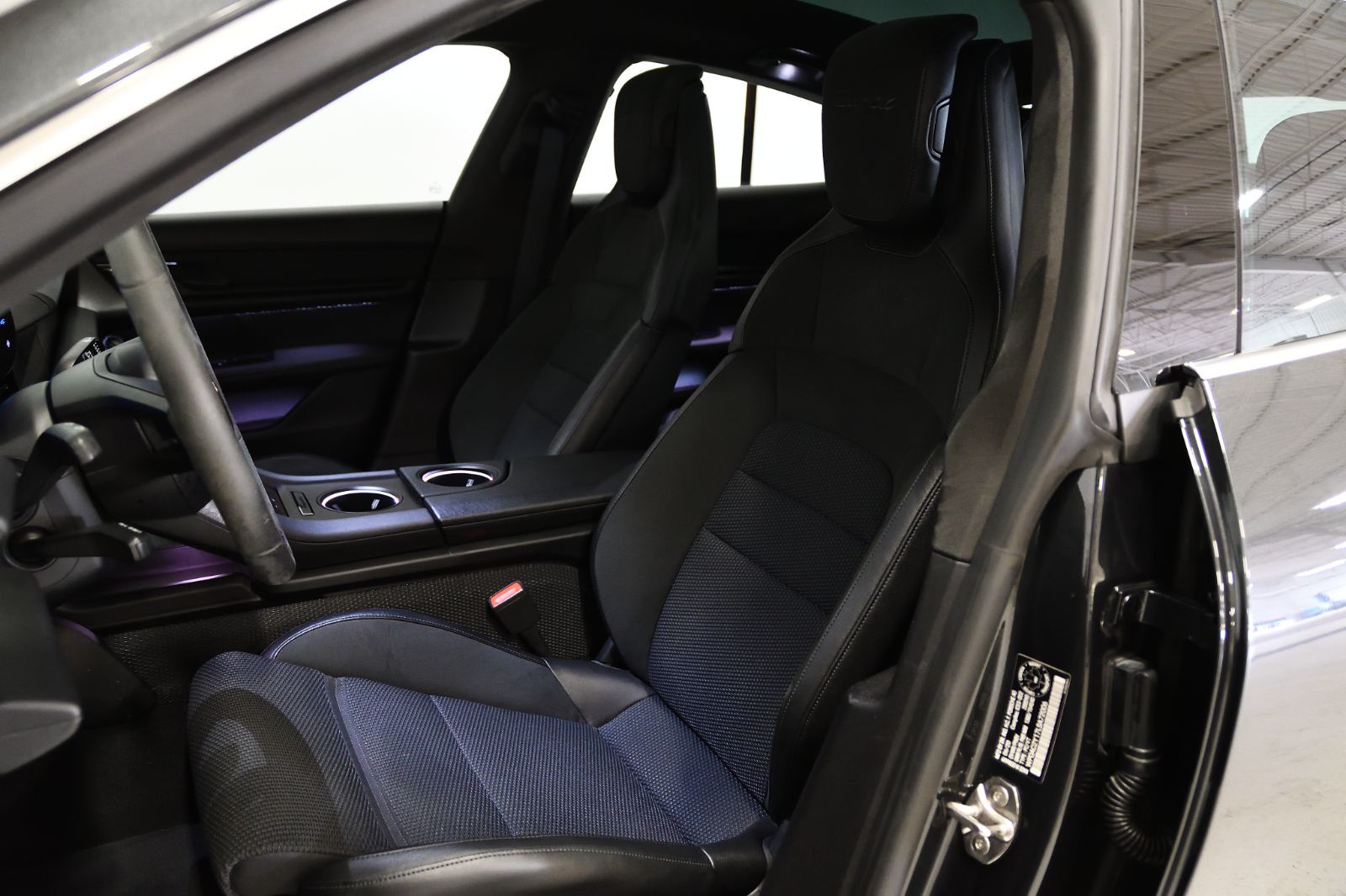 Porsche Taycan  2020 à St-Bruno, Québec