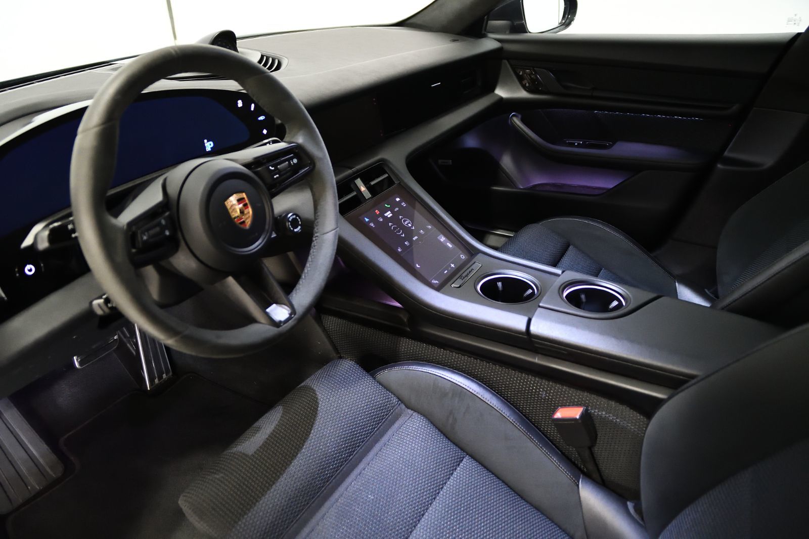 Porsche Taycan  2020 à St-Bruno, Québec