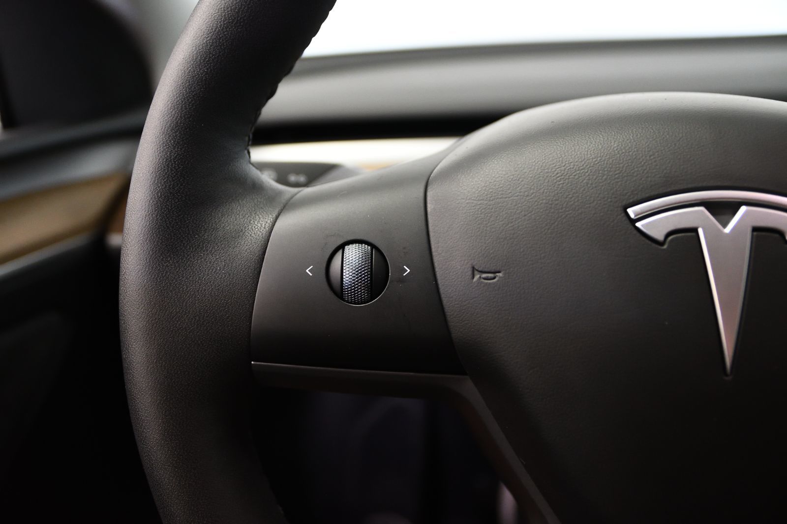 2024 Tesla Model Y in St-Bruno, Quebec
