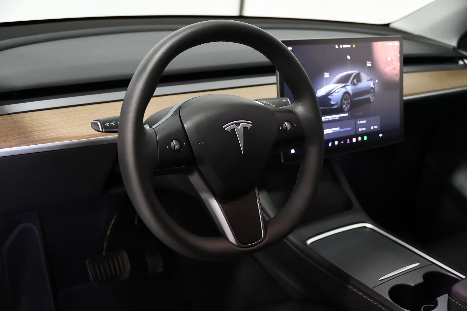 2024 Tesla Model Y in St-Bruno, Quebec