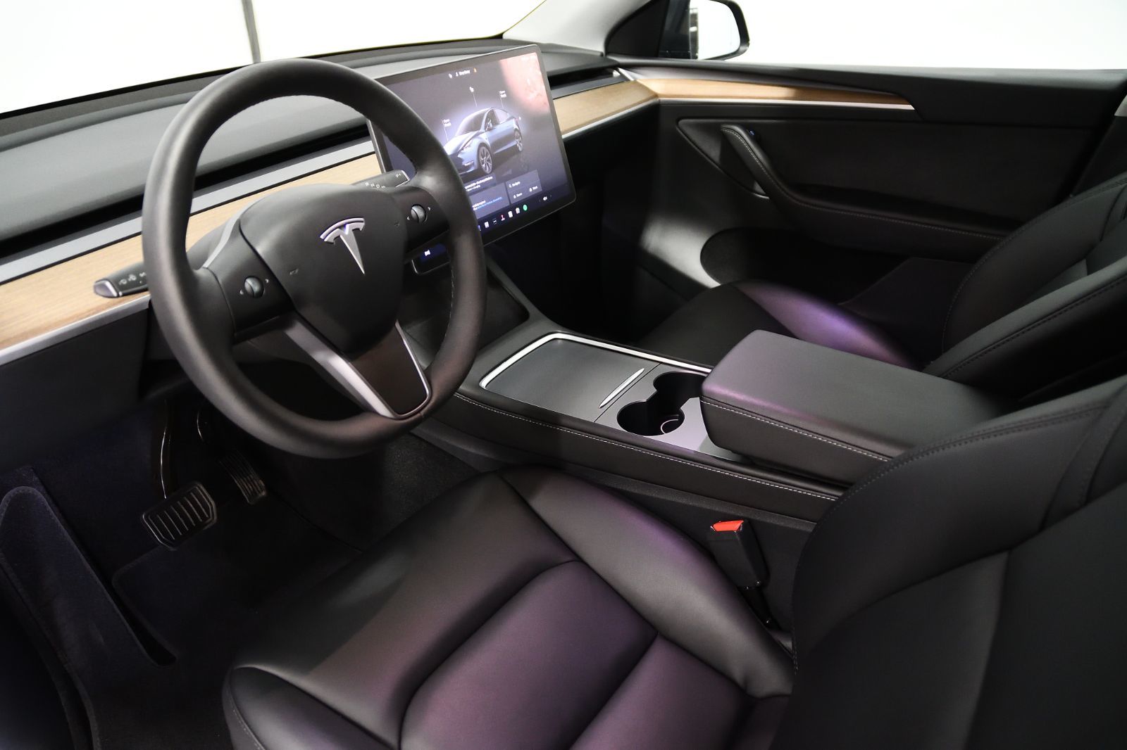 2024 Tesla Model Y in St-Bruno, Quebec