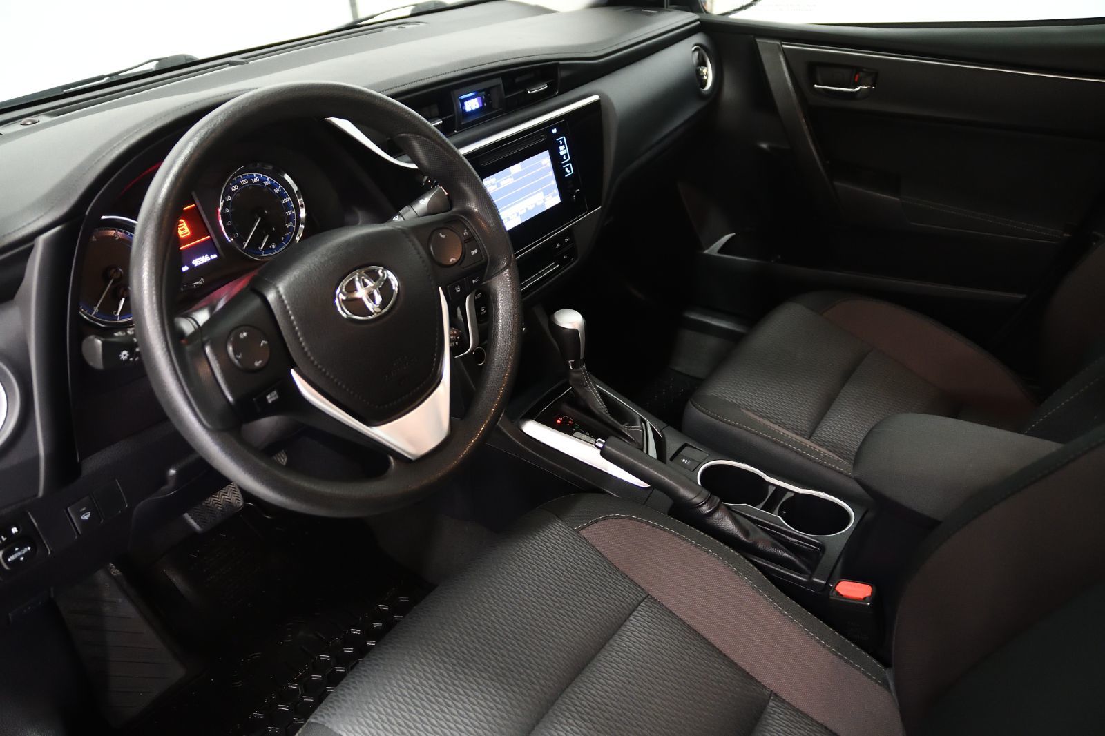 2018 Toyota Corolla in St-Bruno, Quebec