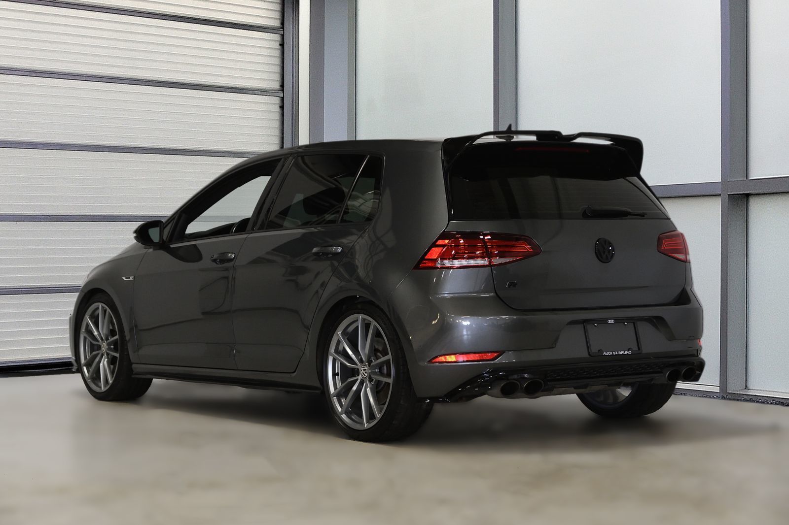 2018 Volkswagen Golf R in St-Bruno, Quebec